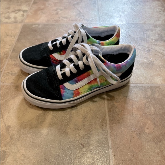 Girls vans size 2 rainbow tie dye shoes - Picture 1 of 4